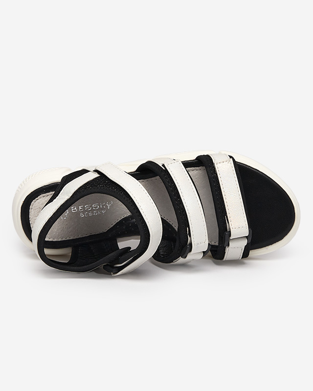 Dziewczęce sandałki zapinane na rzepy w kolorze białym Mumin- Obuwie