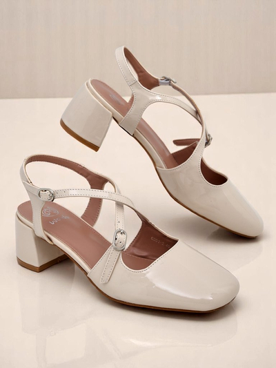 Royalfashion Дамски обувки на нисък ток с декоративни каишки Lollita