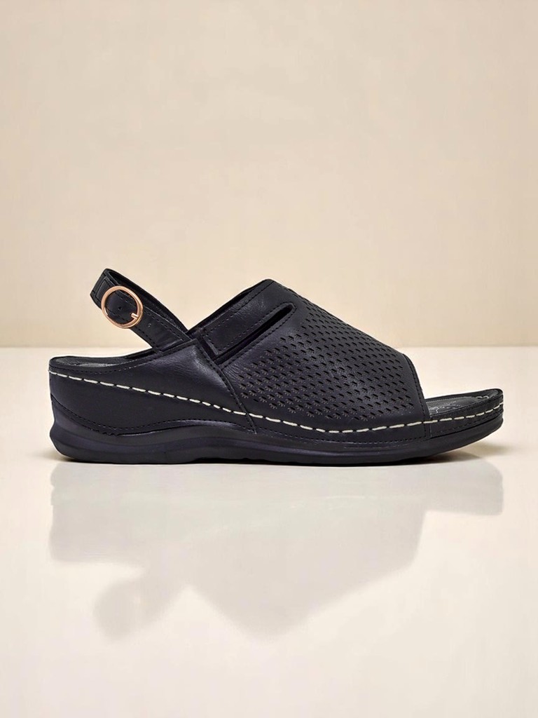 Royalfashion Дамски сандали на нисък ток Mira