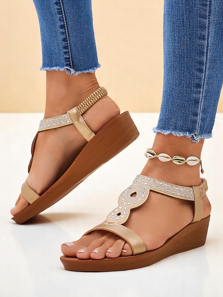 Дамски сандали на платформа Aurelia Royalfashion златни екологична кожа