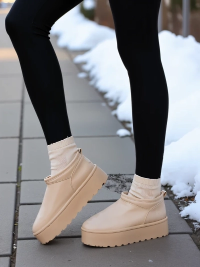 Royalfashion Дамски къси ботуши a'la snow boots Ozozi
