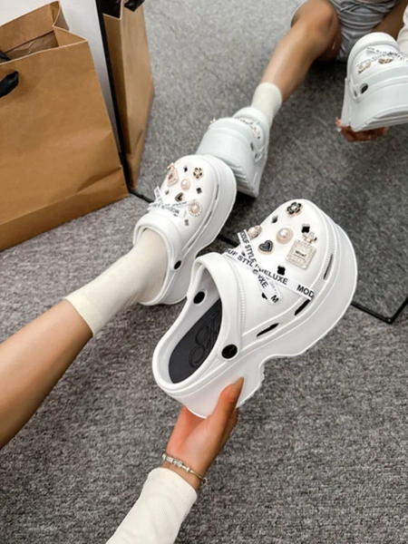 Royalfashion Женски гумени чехли с декорации Dellos