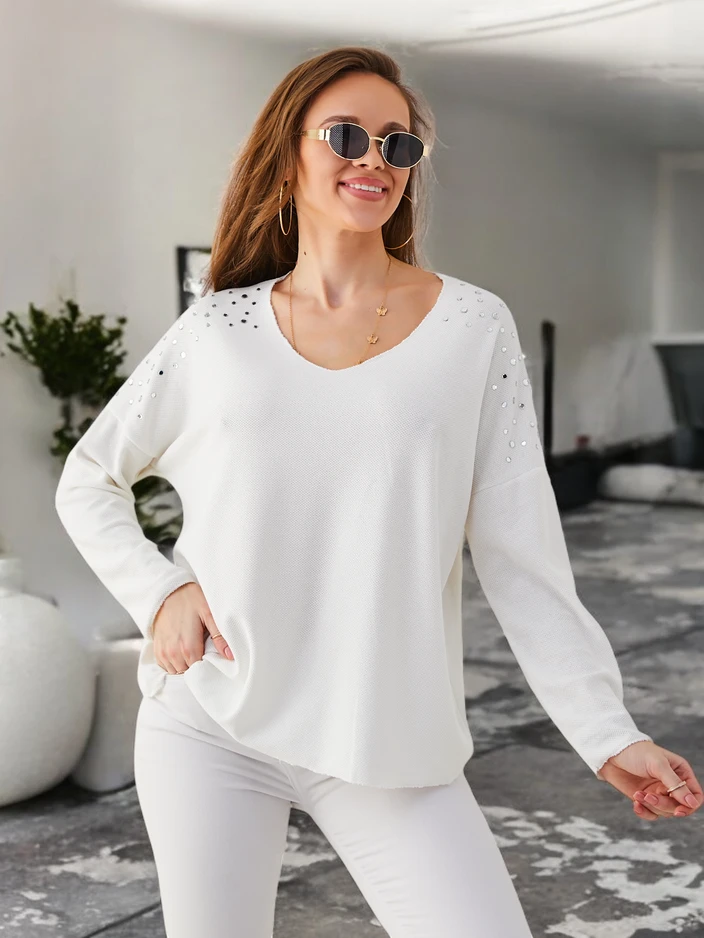 Тънкият вискозен пуловер на Royalfashion за жени с кристали на раменете