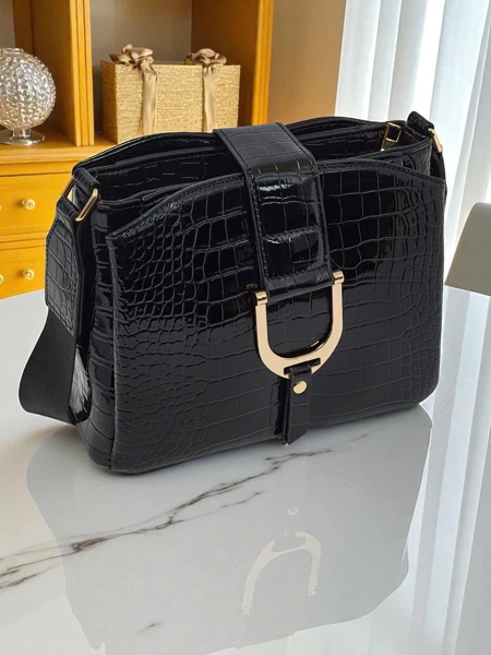 Лакирана малка дамска чанта от еко кожа Gilded Night