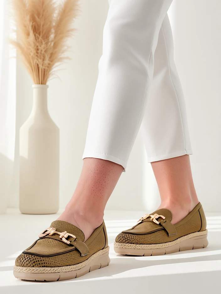 Женски обувки от Royalfashion с декоративен акцент на пръста