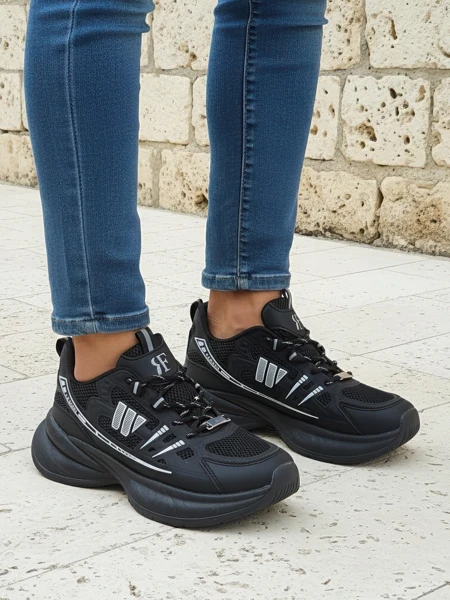 Дамски спортни обувки Royalfashion Hypatia черни с плосък ток 5 см