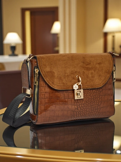 Малка дамска чанта от еко кожа с щампа Narelle