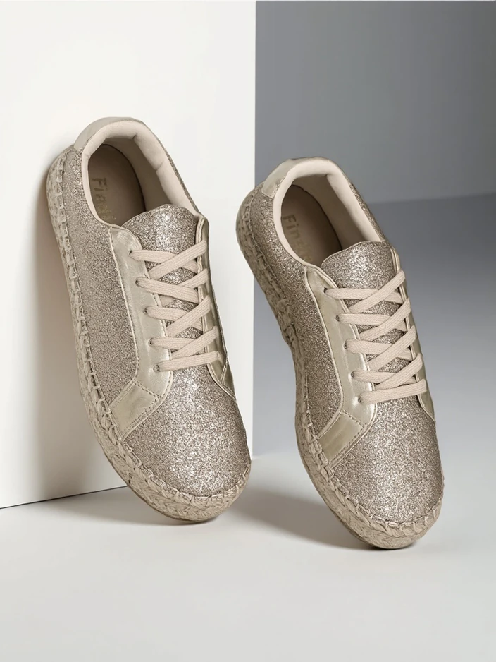 Обувки Royalfashion за жени с блестящи елементи Sercele