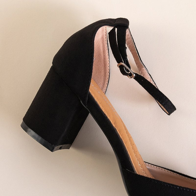 Czarne damskie sandały na słupku Rumila - Obuwie