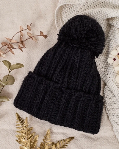 Шапка за жени от Royalfashion с пухче