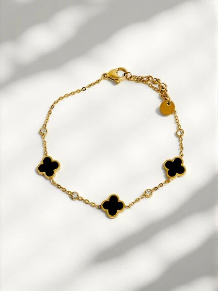 Гривна Aurelia Bianca с цветя в нюанс на черен перлен цвят, позлатена