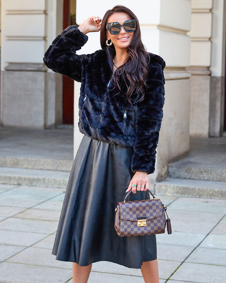 Royalfashion Двустранно дамско яке с косъм в черно