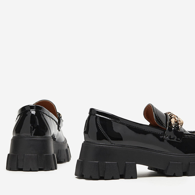 Czarne damskie lakierowane półbuty z łańcuszkiem Ginewra - Obuwie