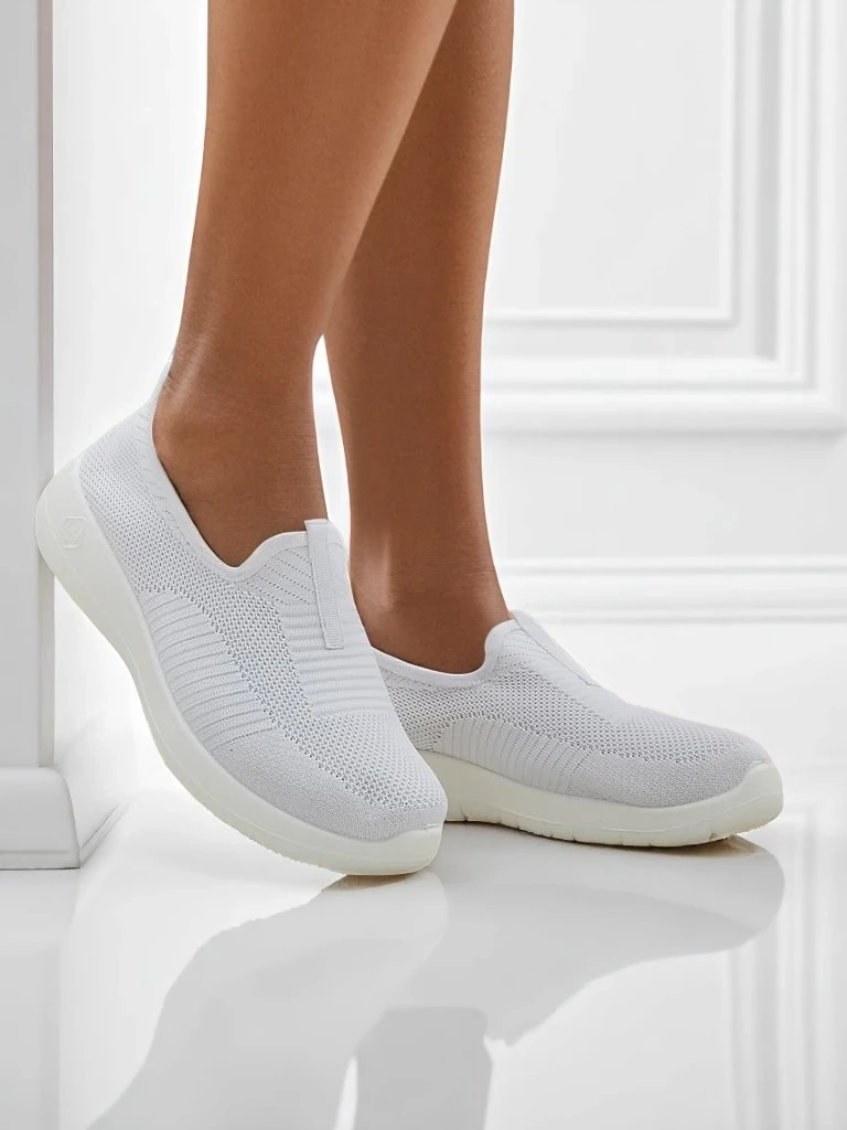 Дамски бели слипони Callista от дишаща материя на плосък ток
