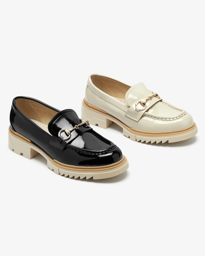 Черни лакирани дамски мокасини с верижка Soterra - Обувки