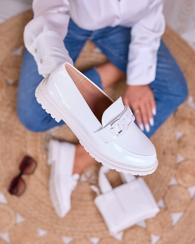 Royalfashion Бели лакирани мокасини за жени Dafench