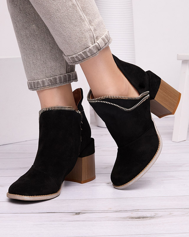 Черни дамски изолирани боти на кол Mukis - Обувки