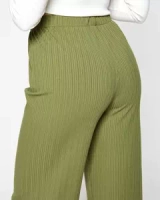 тъмнозелено