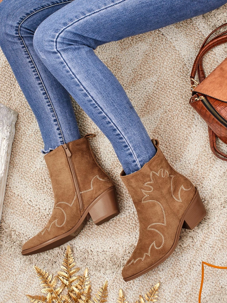 Botki damskie typu kowbojki Velvet Ash– na obcasie