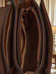 Тъмнокафяв