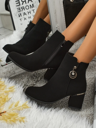 Дамски матови боти на ток Vioi