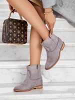 гълъбово сиво