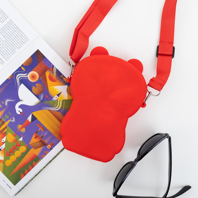 Czerwona torebka w kształcie misia - Akcesoria