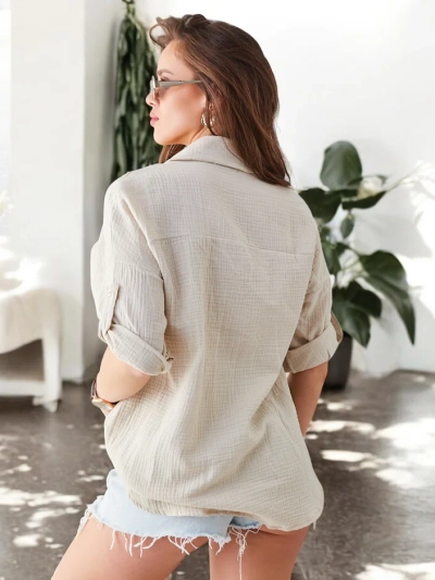 Роялфешън памучна дамска риза с релеф, V-образно деколте и 3/4 ръкави