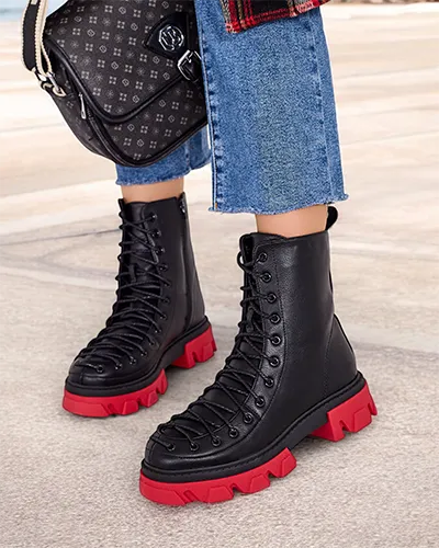 Royalfashion Дамски ботуши с дантела Xorri