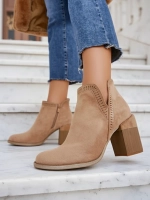 светлокафяв