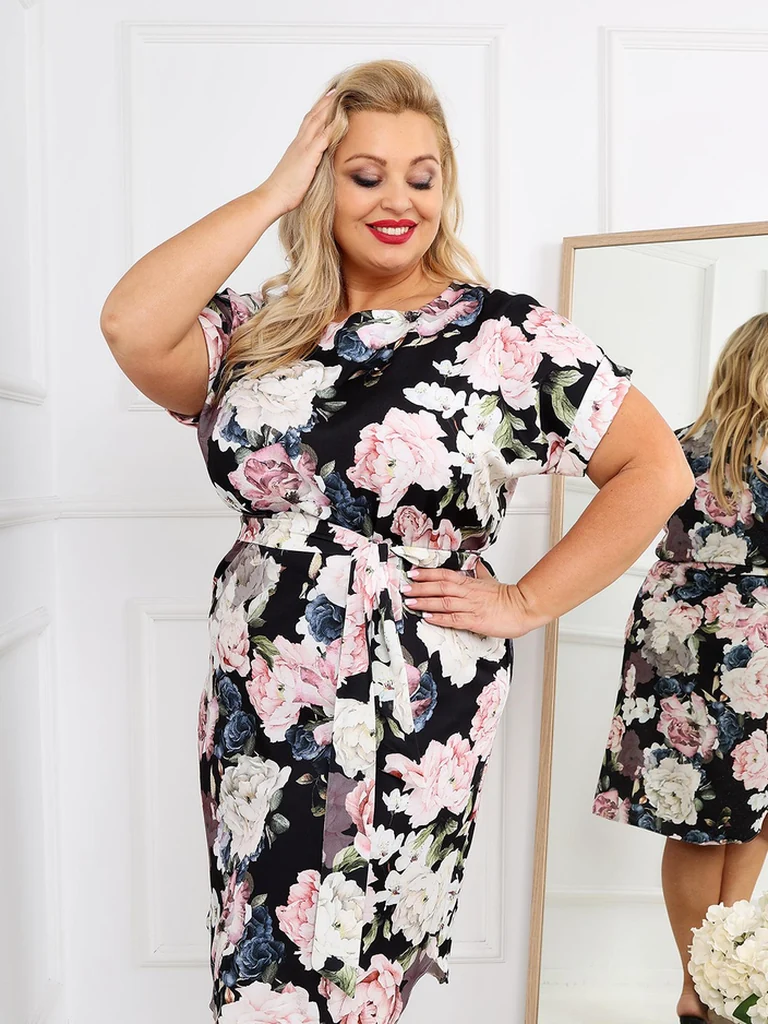 Royalfashion Дамска къса рокля до коляното с къси ръкави и розов акцент