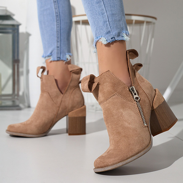 Jasnobrązowe damskie botki na kwadratowym słupku Darera - Obuwie