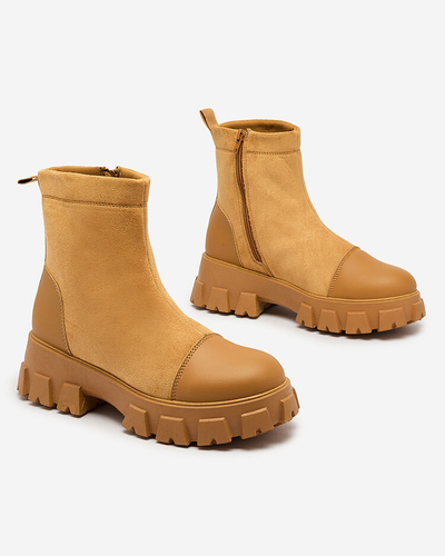 Royalfashion Дамски ботуши с плосък ток в цвят камила Leffoi