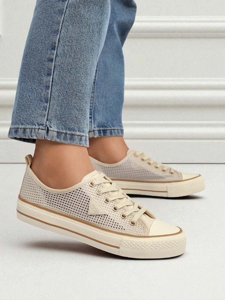 Aurelia Beige - дамски текстилни кецове на равна подметка 3 см