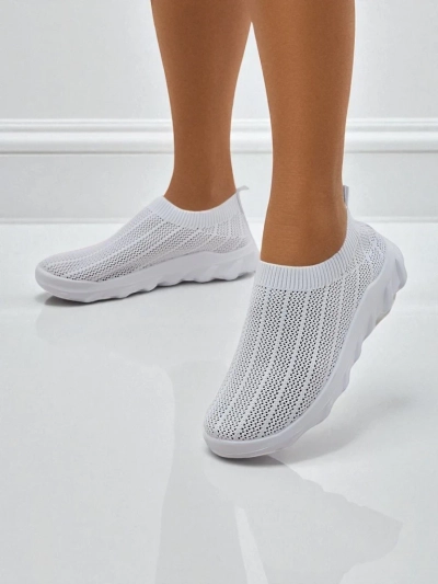 Дамски бели кецове Astrea от дишаща материя на плоска подметка