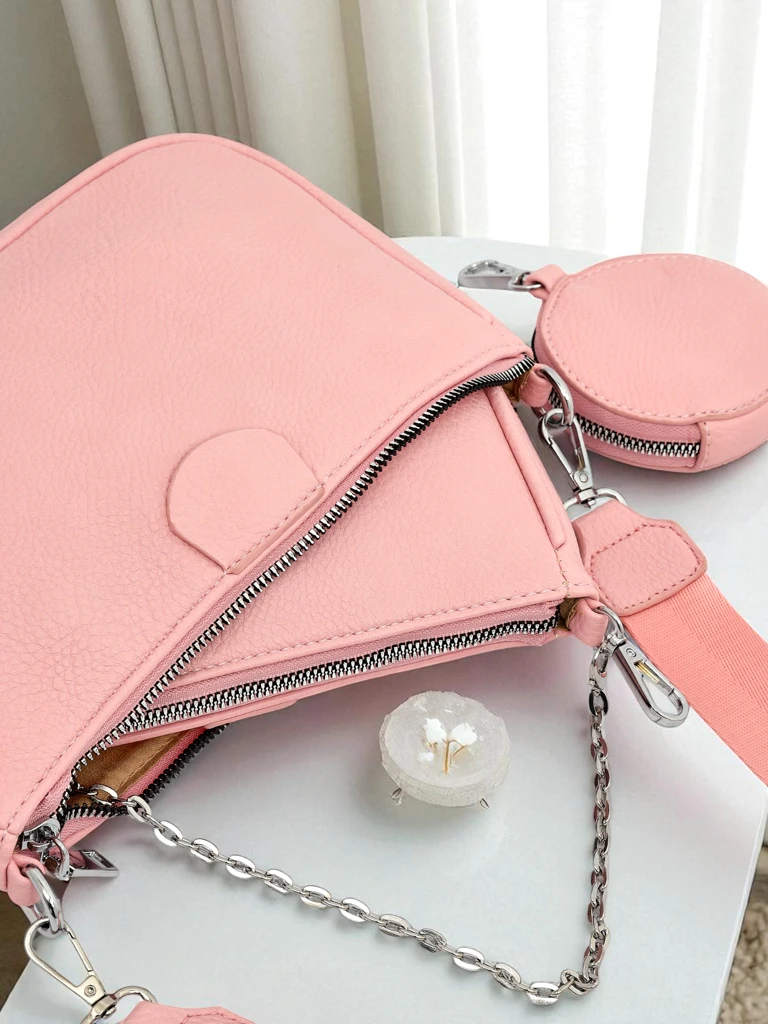 Дамска чанта Amara Rosa – розова чанта през рамо от еко кожа с верижка