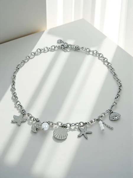 Колие Atena Charm Sea – златни амулети с морски мотиви