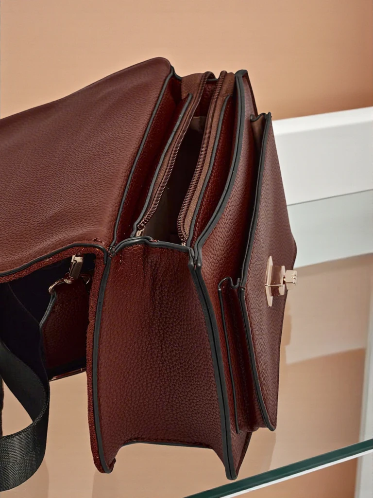 Малка дамска чанта от еко кожа Esmira