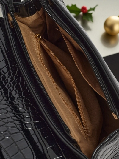 Лакирана малка дамска чанта от еко кожа Orlina