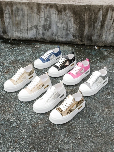 Обувки на платформа Royalfashion за жени Златен свят