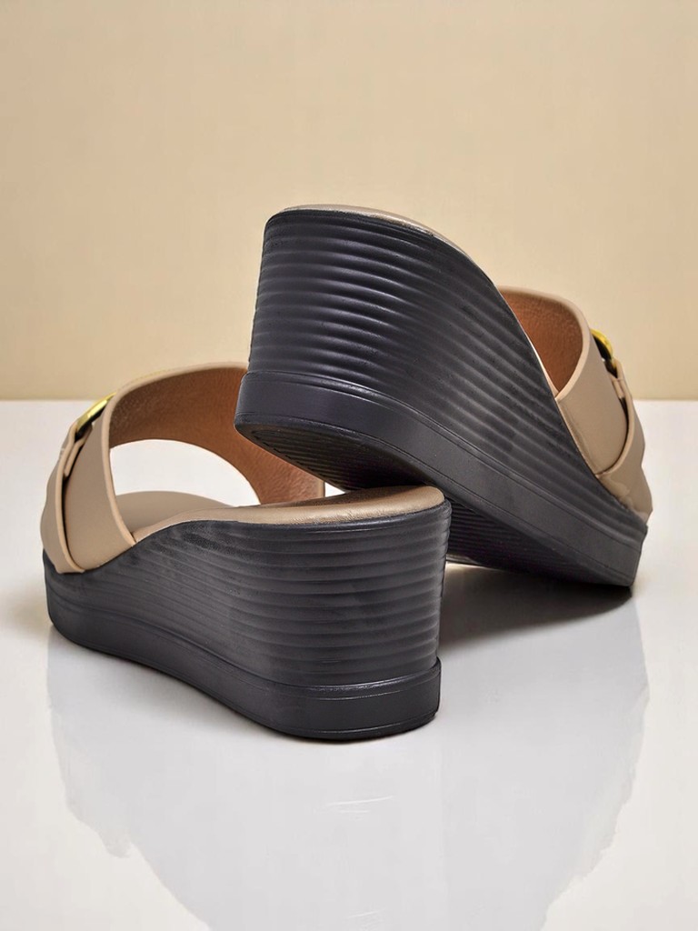 Royalfashion Дамски сандали на платформа Nolia