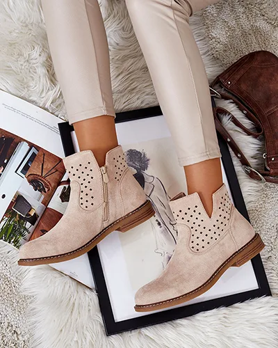 Royalfashion Светлокафяви дамски ботуши Rito