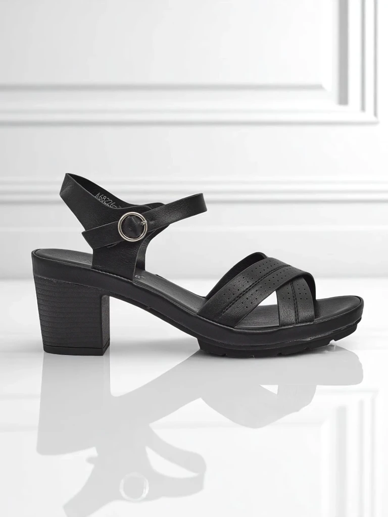 Royalfashion Дамски сандали на дебел ток SoleAura