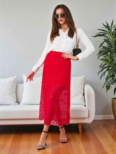 Рокля за жени на Royalfashion с дантела