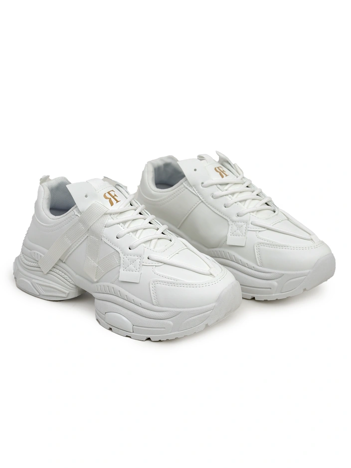 Дамски бели сникърси Arete от еко кожа, плосък ток, пролетна колекция