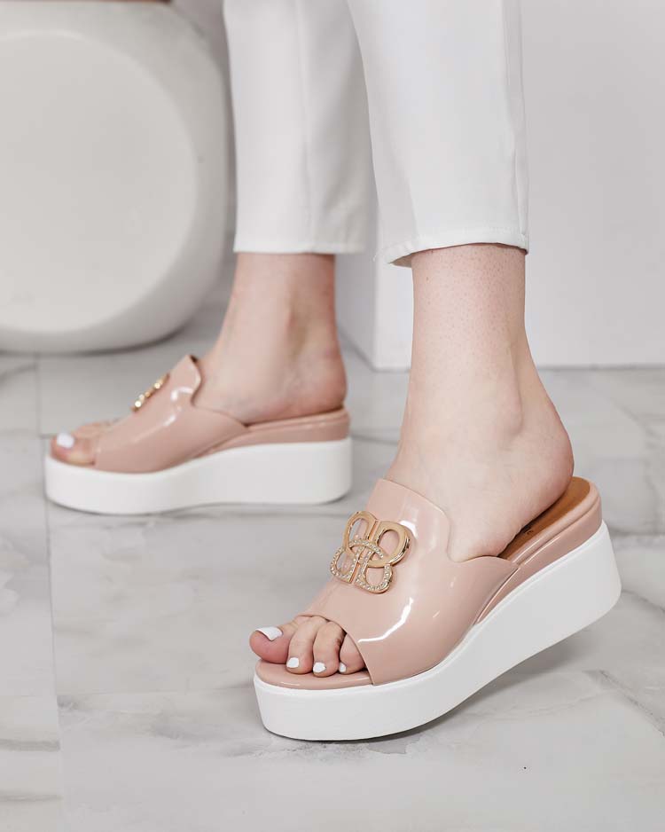 Royalfashion Лакирани дамски джапанки на Sailla