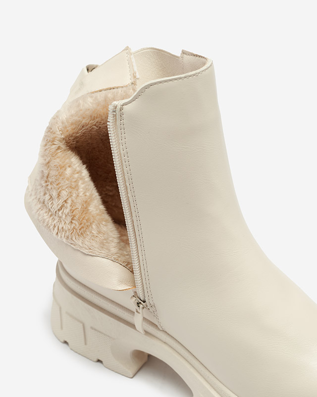 Класически дамски ботуши с изолация в кремав цвят Ernista - Обувки