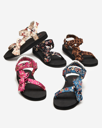 Czarne sandały damskie z niebieskimi paseczkami w kwiatki Lilien - Obuwie