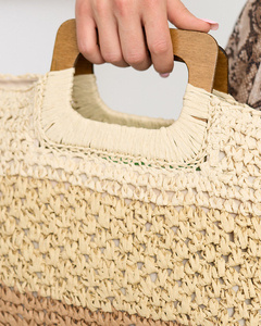 светлокафяв || кафяв || бежов