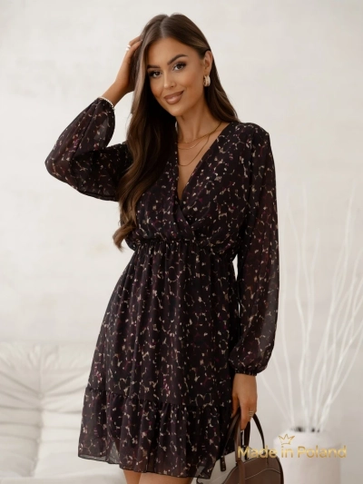 Royalfashion Дамска мини рокля с шарки, волани и прегърната яка